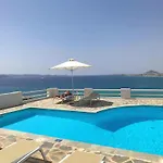Apricot And Sea Luxury * 米科利维亚