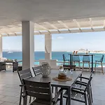 Apricot And Sea Luxury 米科利维亚