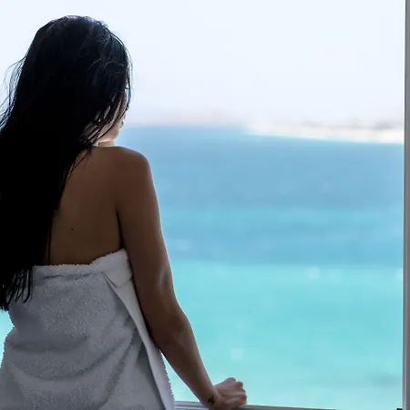 Apricot And Sea Luxury * 米科利维亚